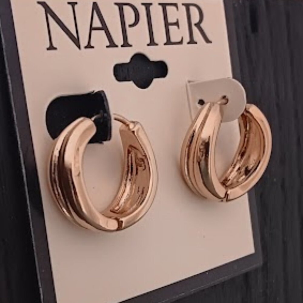 NAPIER Mod/Contemporary Gold Ribbed Hoop Earrings**NEW! - Picture 2 of 4